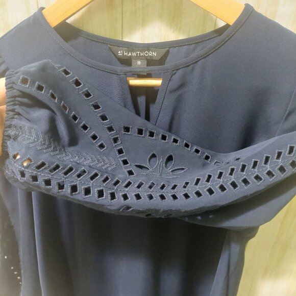 41 Hawthorn Navy Blue Blouse W/ Eyelet Sleeve Detail Size XS - Picture 3 of 9